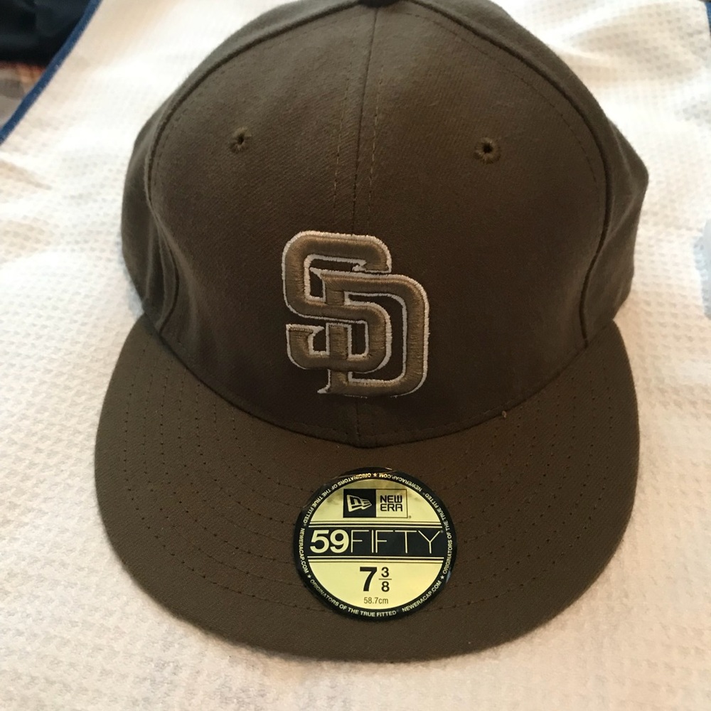 San Diego Padres fitted cap. 7 3/8